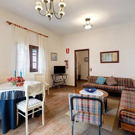 Holiday home Casa De Telegrafos Vallehermoso
